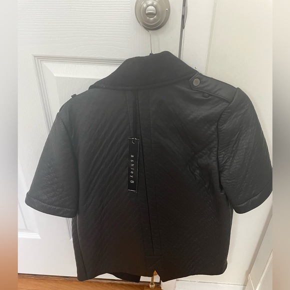 Leather short sleeve jacket - Picture 2 of 2